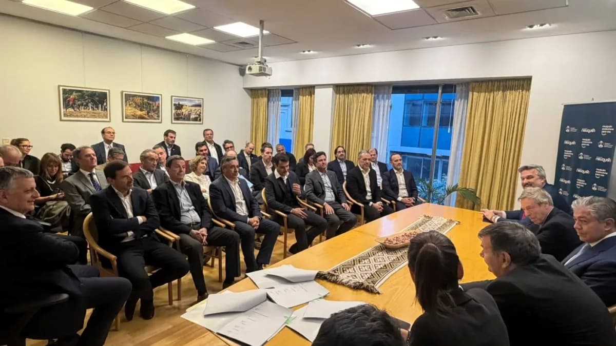 Figueroa envía a Legislatura aportes petroleros para rutas