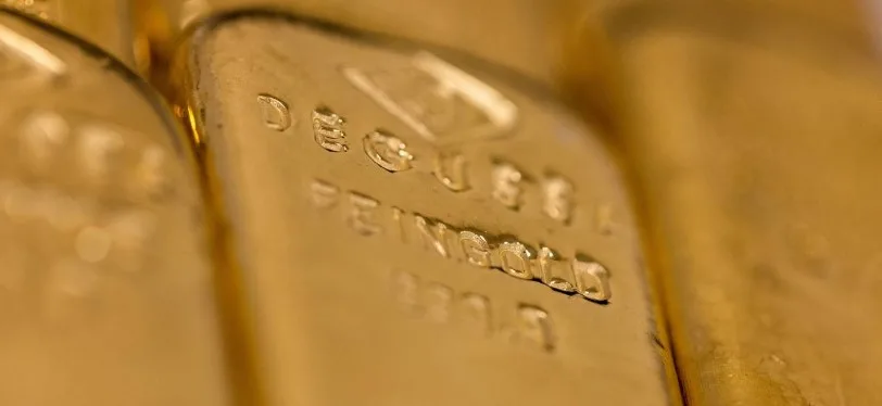El oro cae US$ 4.020 y profundiza corrección