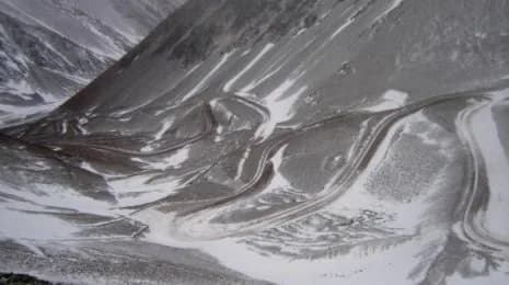 Barrick Chile evacúa campamento Barriales