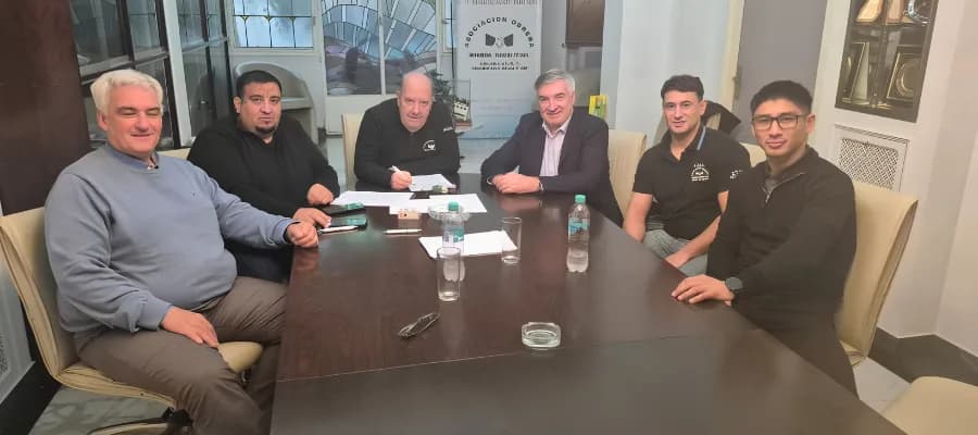 AOMA e Ivana Minerales firman acuerdo laboral para uranio