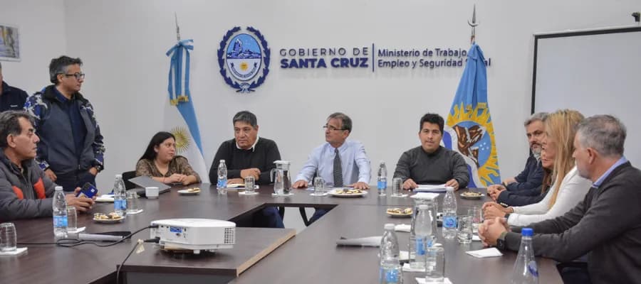 Mineras de Santa Cruz respaldan empleo local