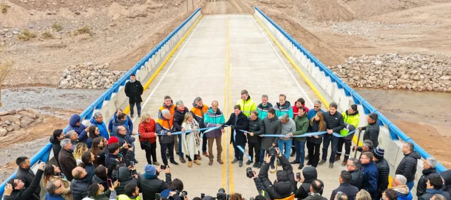 Glencore Pachón inaugura puentes en Calingasta